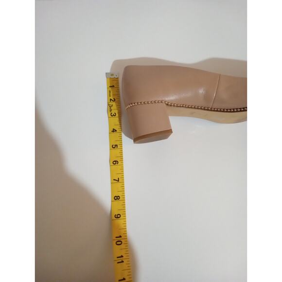 Coach Willa Leather Gold Studded Pointed Toe Block Heels Biege Size 10 - Picture 7 of 11